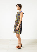 Laden Sie das Bild in den Galerie-Viewer, Triangle Sleeveless Dress in Multi