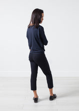 Laden Sie das Bild in den Galerie-Viewer, Boat Neck Top in Marine