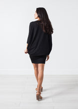 Laden Sie das Bild in den Galerie-Viewer, Tapered Boat Neck Dress