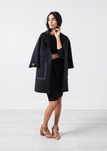 Laden Sie das Bild in den Galerie-Viewer, Tapered Boat Neck Dress
