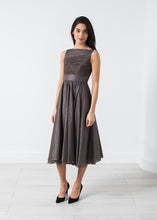 Laden Sie das Bild in den Galerie-Viewer, Voile Dress in Grey Pearl