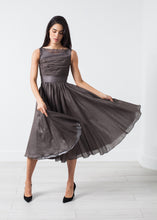Laden Sie das Bild in den Galerie-Viewer, Voile Dress in Grey Pearl