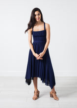 Laden Sie das Bild in den Galerie-Viewer, Ruched Party Dress in Navy