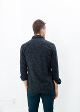 Laden Sie das Bild in den Galerie-Viewer, Western Arkansas Button-Up in Dark Hash Floral