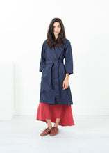 Laden Sie das Bild in den Galerie-Viewer, Sateen Trench in Navy