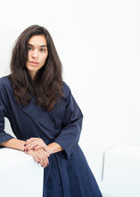 Laden Sie das Bild in den Galerie-Viewer, Sateen Trench in Navy
