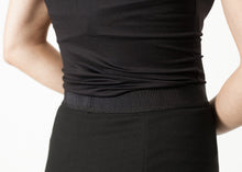 Laden Sie das Bild in den Galerie-Viewer, Coopia Skirt in Black
