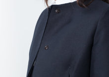 Laden Sie das Bild in den Galerie-Viewer, Tessuto Jacket in Navy