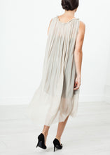 Laden Sie das Bild in den Galerie-Viewer, Chiffon Cape Back Dress in Sand
