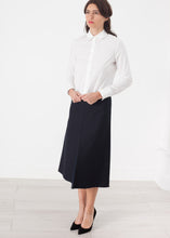 Laden Sie das Bild in den Galerie-Viewer, Tulle Pleat Skirt in Navy