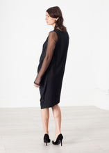 Laden Sie das Bild in den Galerie-Viewer, Net Dress in Black