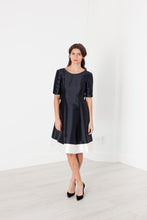 Laden Sie das Bild in den Galerie-Viewer, Tie Dress in Navy