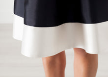 Laden Sie das Bild in den Galerie-Viewer, Tie Dress in Navy