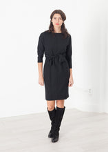 Laden Sie das Bild in den Galerie-Viewer, Tie Waist Dress in Black