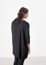 Laden Sie das Bild in den Galerie-Viewer, Unbalanced Cardigan in Black