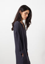 Laden Sie das Bild in den Galerie-Viewer, Long Sleeve Silk Dress