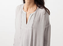 Laden Sie das Bild in den Galerie-Viewer, Long Sleeve Silk Dress