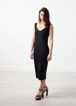 Laden Sie das Bild in den Galerie-Viewer, Taib Dress