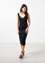 Laden Sie das Bild in den Galerie-Viewer, Taib Dress