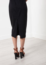 Laden Sie das Bild in den Galerie-Viewer, Taib Dress