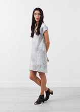 Laden Sie das Bild in den Galerie-Viewer, Polygon Leather Dress