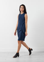 Laden Sie das Bild in den Galerie-Viewer, Uti Drape Dress