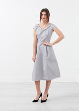 Laden Sie das Bild in den Galerie-Viewer, Robe Dress