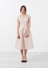 Laden Sie das Bild in den Galerie-Viewer, Robe Dress