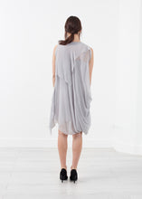 Laden Sie das Bild in den Galerie-Viewer, Chiffon Draped Dress