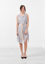 Laden Sie das Bild in den Galerie-Viewer, Chiffon Draped Dress