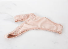 Laden Sie das Bild in den Galerie-Viewer, Low Rise Thong