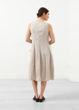 Laden Sie das Bild in den Galerie-Viewer, Bean Dress