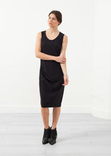 Laden Sie das Bild in den Galerie-Viewer, Sleeveless Fitted Dress