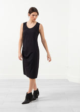 Laden Sie das Bild in den Galerie-Viewer, Sleeveless Fitted Dress