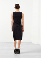 Laden Sie das Bild in den Galerie-Viewer, Sleeveless Fitted Dress