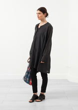 Laden Sie das Bild in den Galerie-Viewer, Button Dress