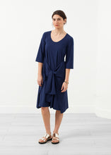 Laden Sie das Bild in den Galerie-Viewer, Sleeve Dress