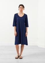 Laden Sie das Bild in den Galerie-Viewer, Sleeve Dress