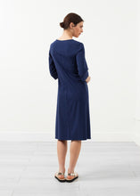 Laden Sie das Bild in den Galerie-Viewer, Sleeve Dress