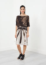 Laden Sie das Bild in den Galerie-Viewer, Graphic Dress