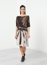 Laden Sie das Bild in den Galerie-Viewer, Graphic Dress