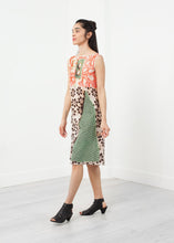 Laden Sie das Bild in den Galerie-Viewer, Floral Sleeveless Dress