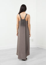 Laden Sie das Bild in den Galerie-Viewer, Edna Dress