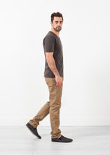 Laden Sie das Bild in den Galerie-Viewer, Alex Twill Pant in Sand