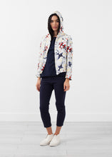 Laden Sie das Bild in den Galerie-Viewer, Silk Hoodie