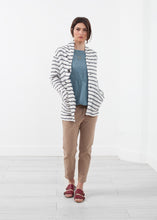 Laden Sie das Bild in den Galerie-Viewer, Unisex Shawl Cardigan