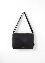 Laden Sie das Bild in den Galerie-Viewer, Classic Doc Bag