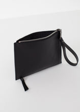 Laden Sie das Bild in den Galerie-Viewer, Double Zip Clutch