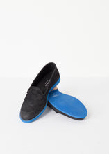 Laden Sie das Bild in den Galerie-Viewer, Suede Loafers - Black/Blue