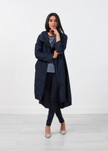 Laden Sie das Bild in den Galerie-Viewer, Wett Coat